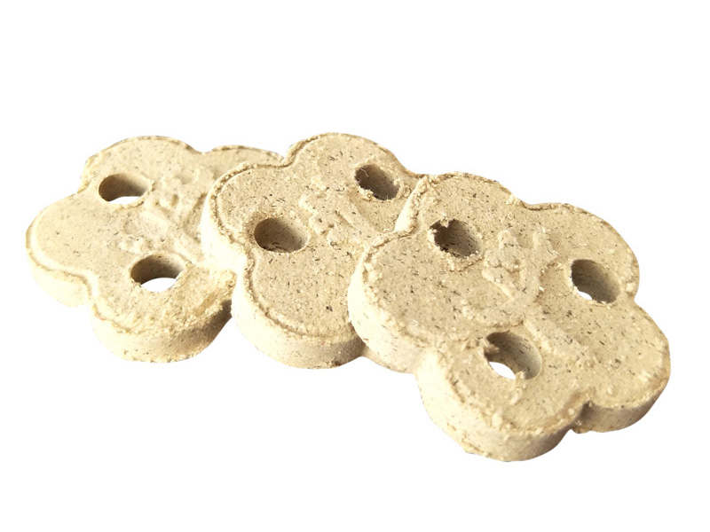 小梅花三孔艾絨餅3.3*0.5CM